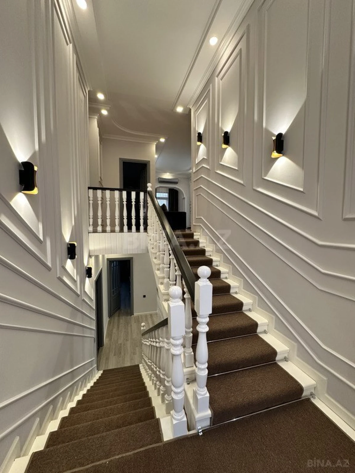 Satılır 7 otaqlı həyət evi 382 m²