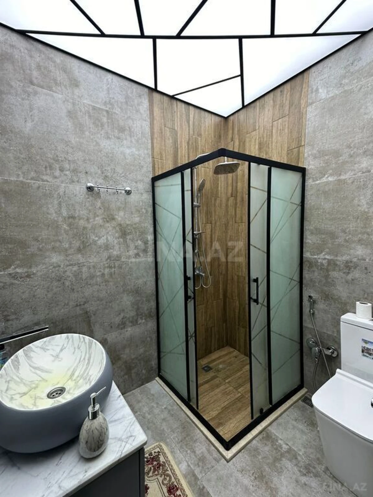 Satılır 2 otaqlı mənzil 65 m²