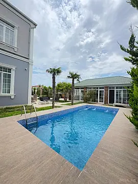 Satılır 6 otaqlı həyət evi 260 m²