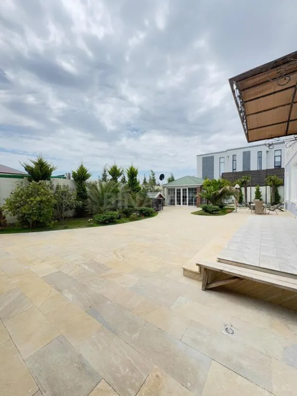 Satılır 6 otaqlı həyət evi 260 m²