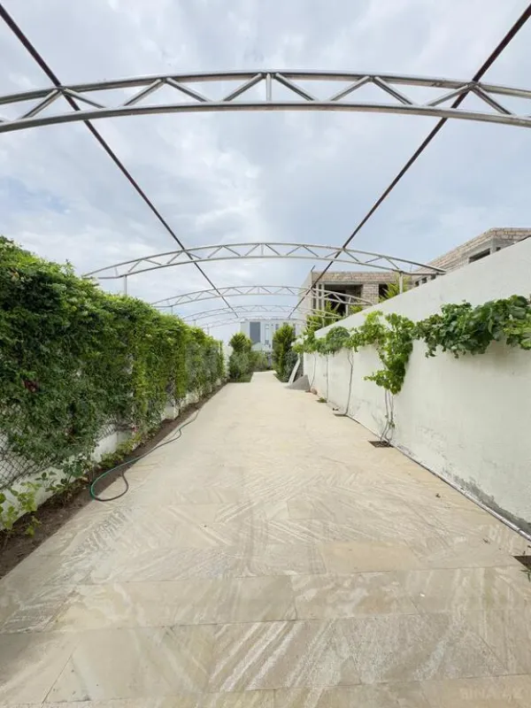 Satılır 6 otaqlı həyət evi 260 m²