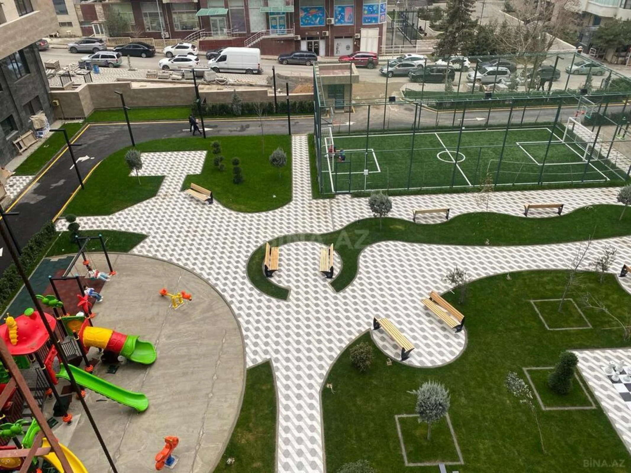 Satılır 4 otaqlı mənzil 197 m²