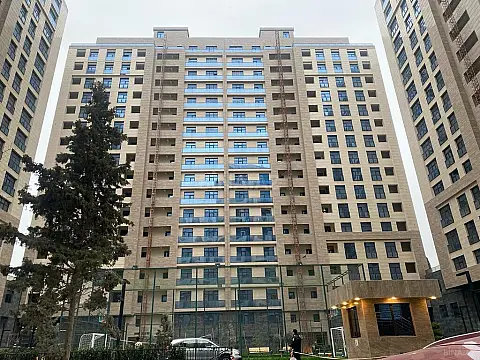 Satılır 4 otaqlı mənzil 197 m²