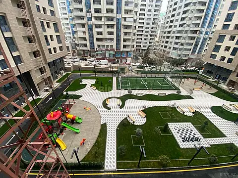 Satılır 4 otaqlı mənzil 197 m²