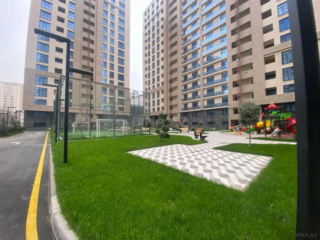 Satılır 4 otaqlı mənzil 197 m²