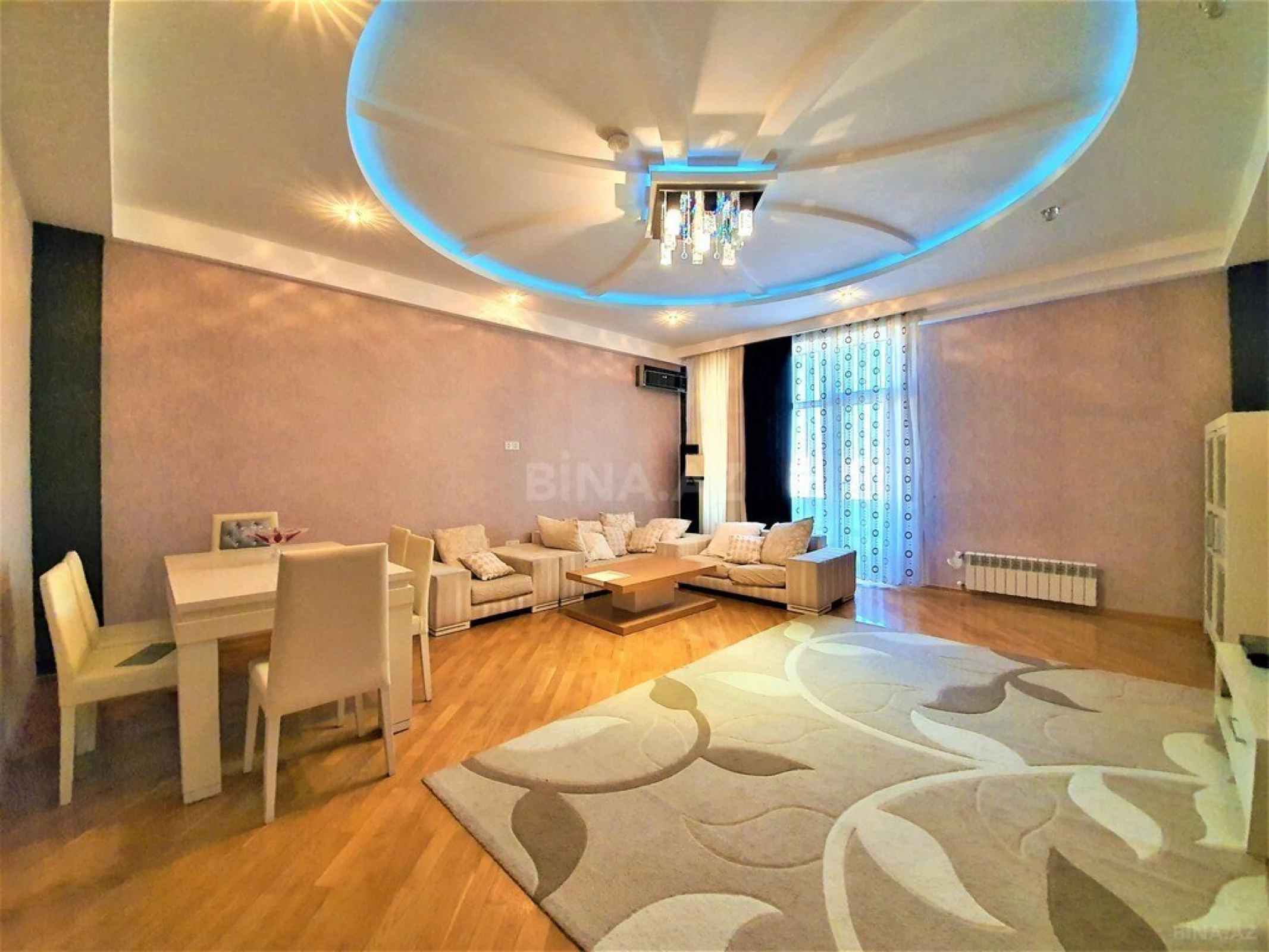 Kirayə verilir 3 otaqlı mənzil 160 m²