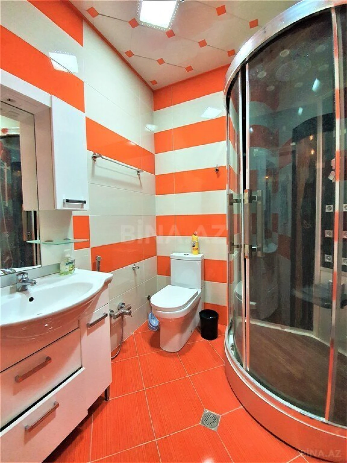 Kirayə verilir 3 otaqlı mənzil 160 m²