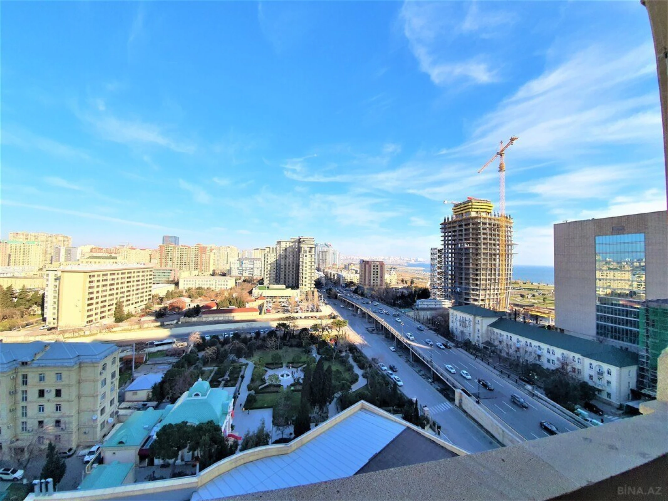 Kirayə verilir 3 otaqlı mənzil 160 m²