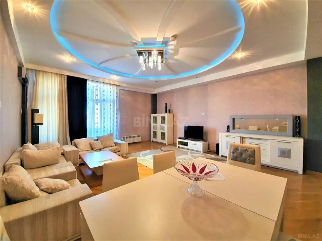 Kirayə verilir 3 otaqlı mənzil 160 m²