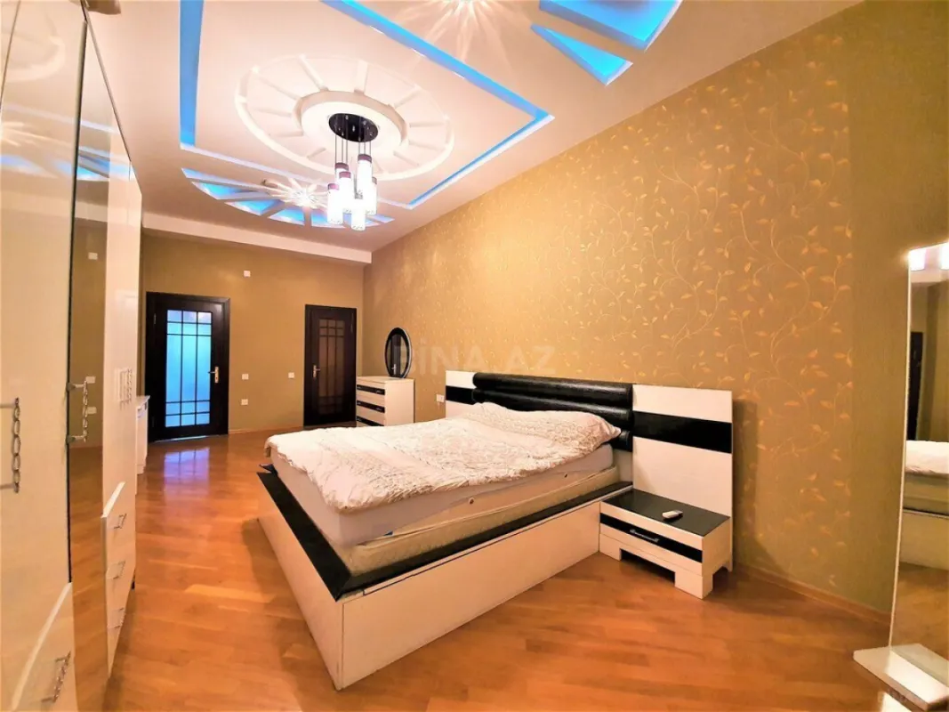 Kirayə verilir 3 otaqlı mənzil 160 m²