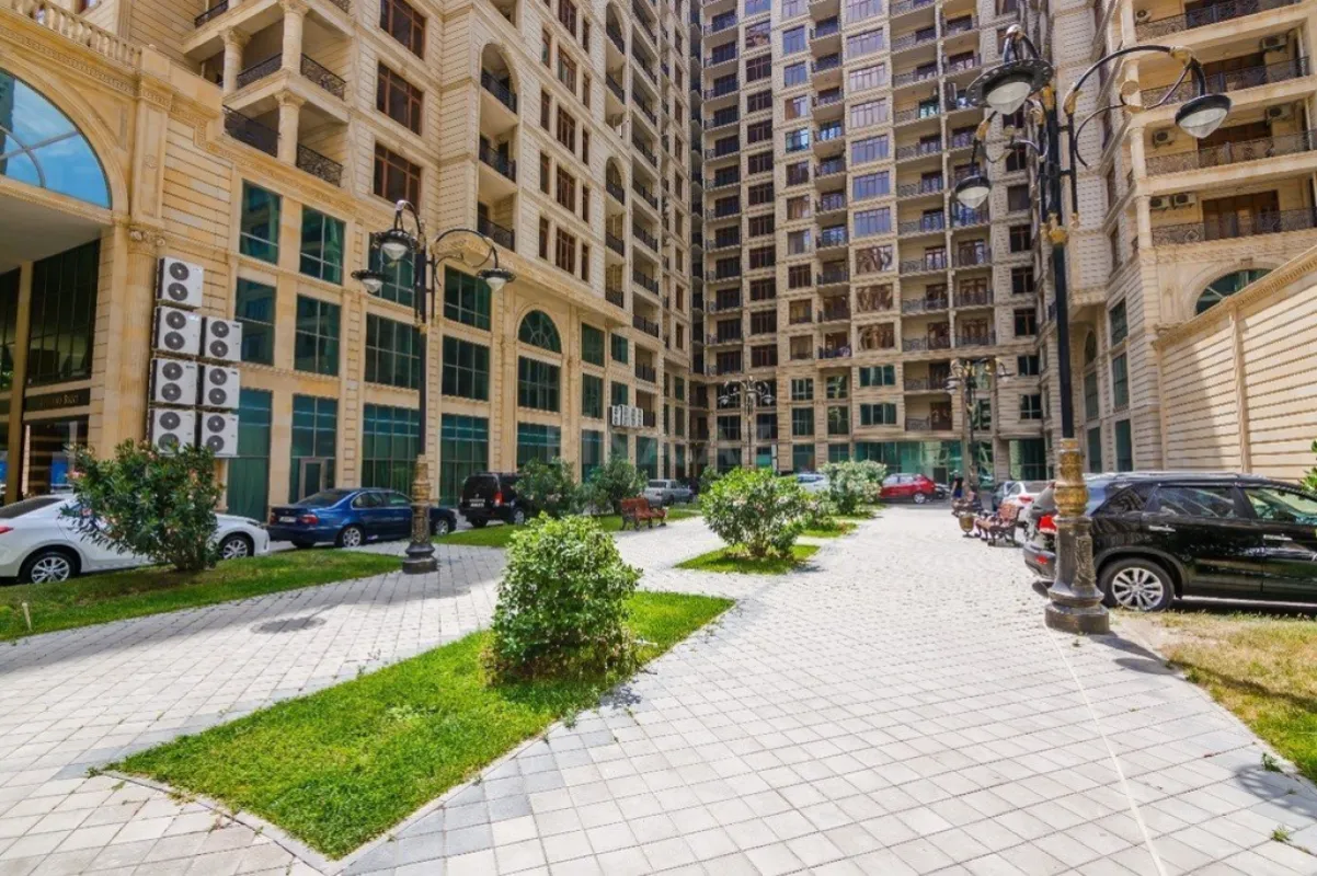 Kirayə verilir 3 otaqlı mənzil 160 m²