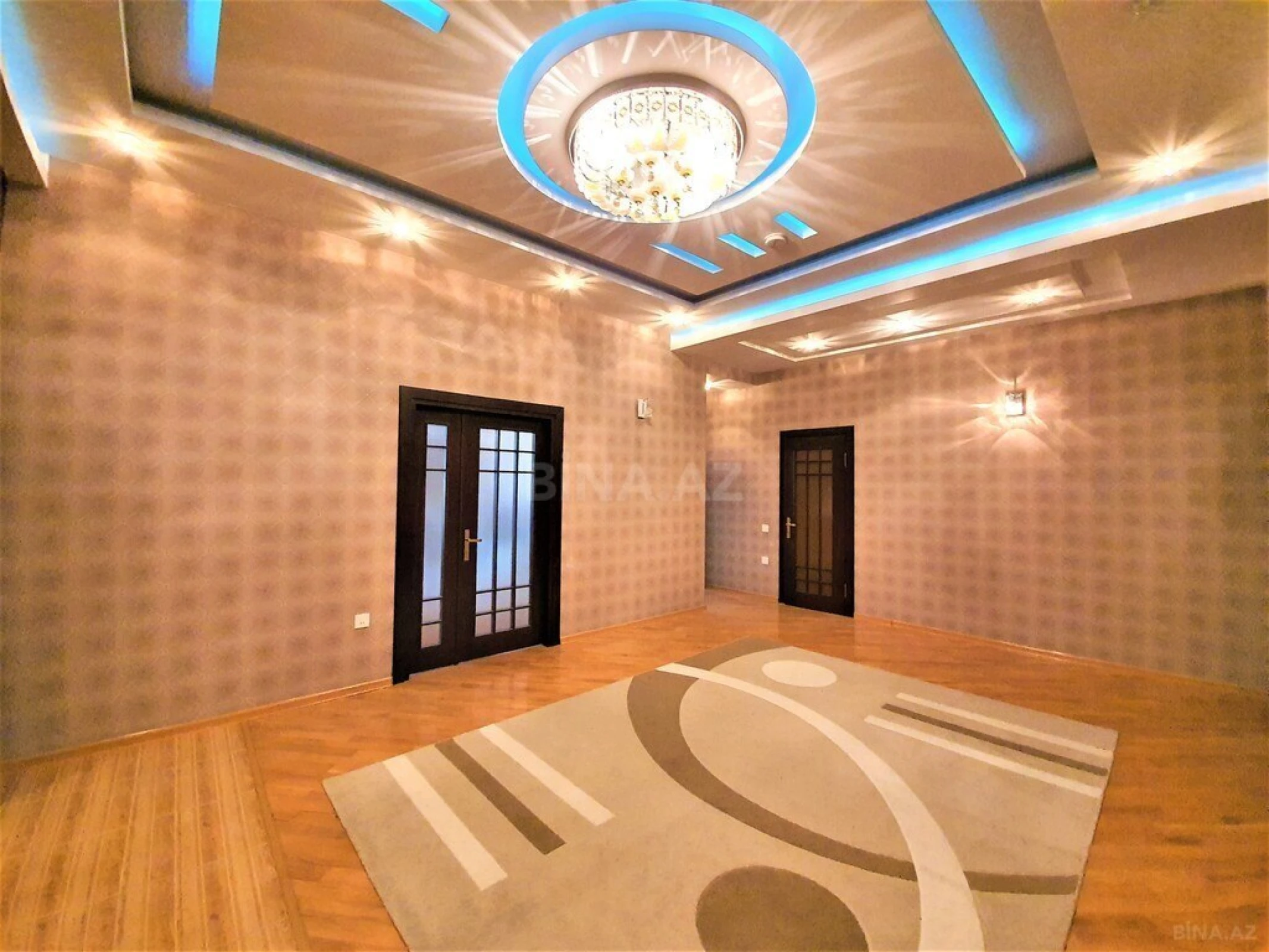 Kirayə verilir 3 otaqlı mənzil 160 m²