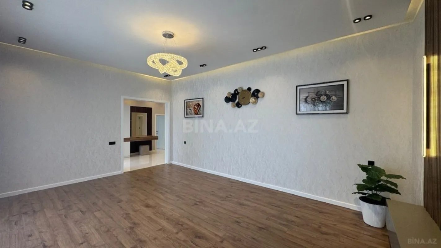 Satılır 4 otaqlı həyət evi 160 m²