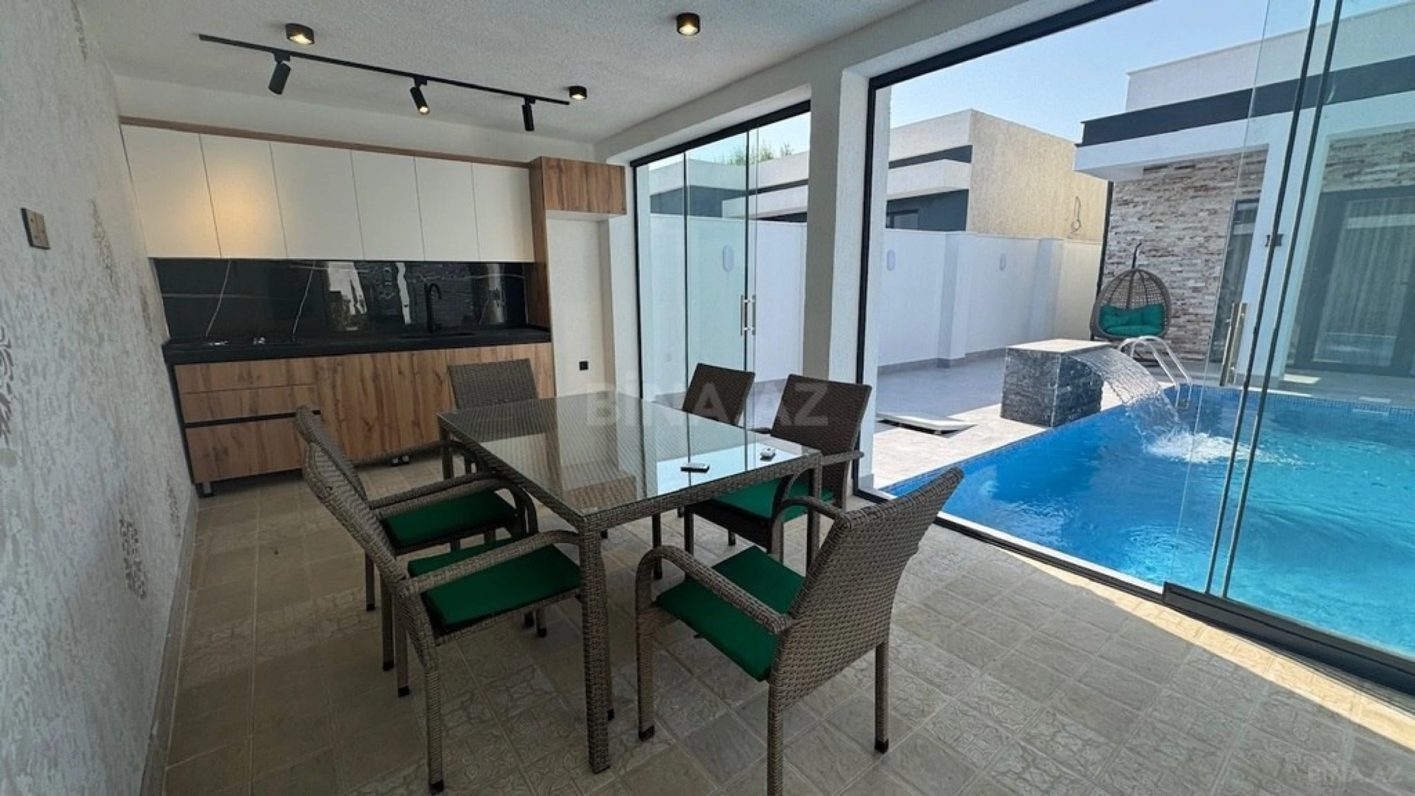 Satılır 4 otaqlı həyət evi 160 m²