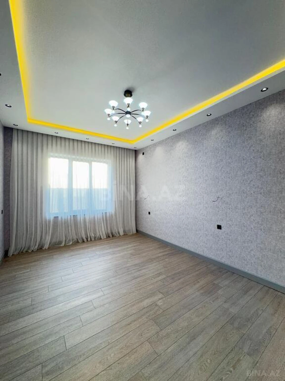 Satılır 5 otaqlı həyət evi 250 m²