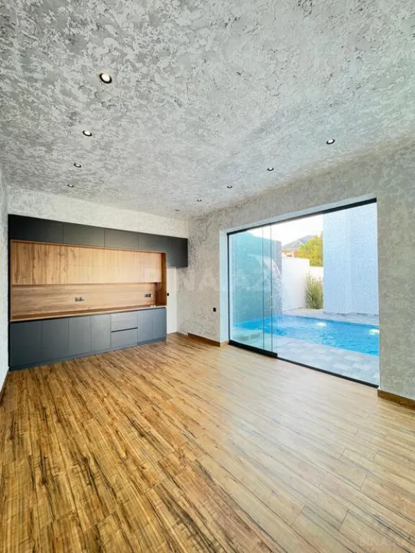 Satılır 5 otaqlı həyət evi 250 m²