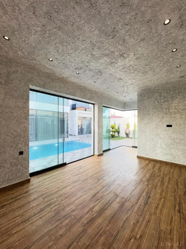 Satılır 5 otaqlı həyət evi 250 m²