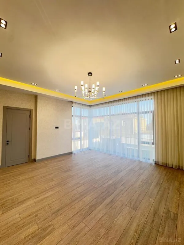 Satılır 5 otaqlı həyət evi 250 m²