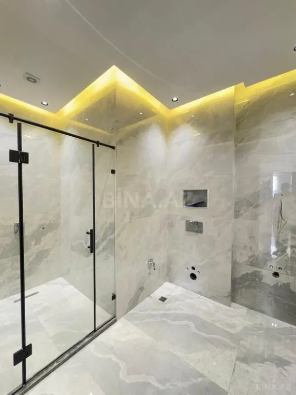 Satılır 5 otaqlı həyət evi 250 m²