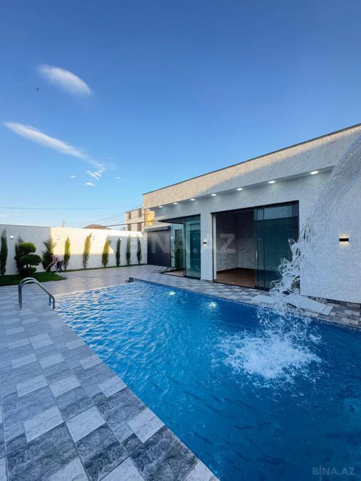 Satılır 5 otaqlı həyət evi 250 m²