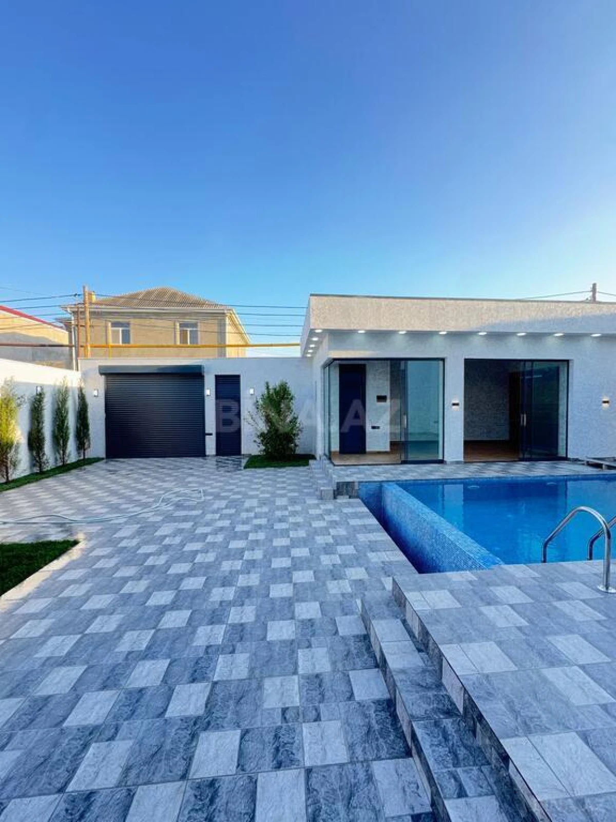 Satılır 5 otaqlı həyət evi 250 m²