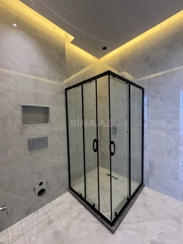 Satılır 5 otaqlı həyət evi 300 m²