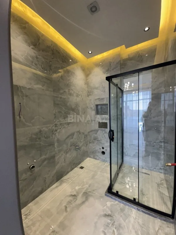 Satılır 5 otaqlı həyət evi 300 m²