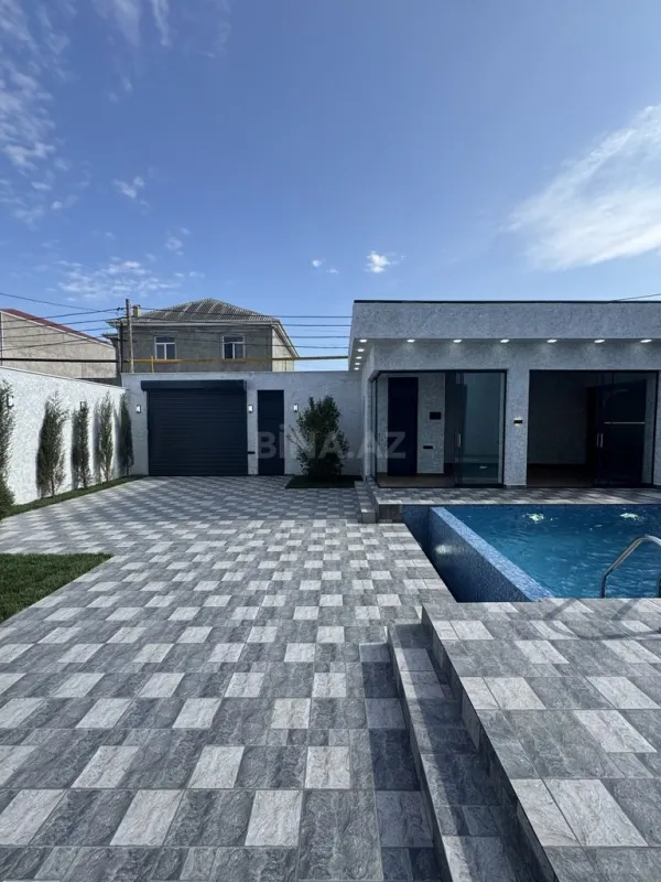 Satılır 5 otaqlı həyət evi 300 m²