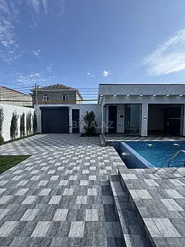 Satılır 5 otaqlı həyət evi 300 m²
