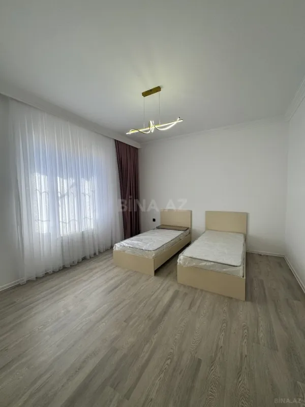 Satılır 6 otaqlı həyət evi 300 m²