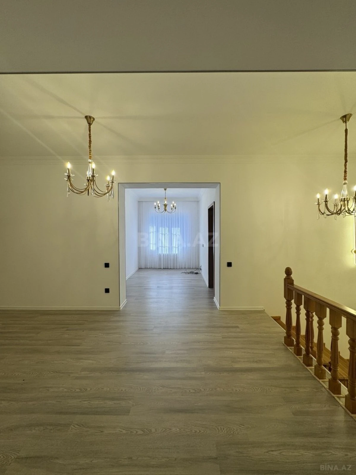 Satılır 6 otaqlı həyət evi 300 m²