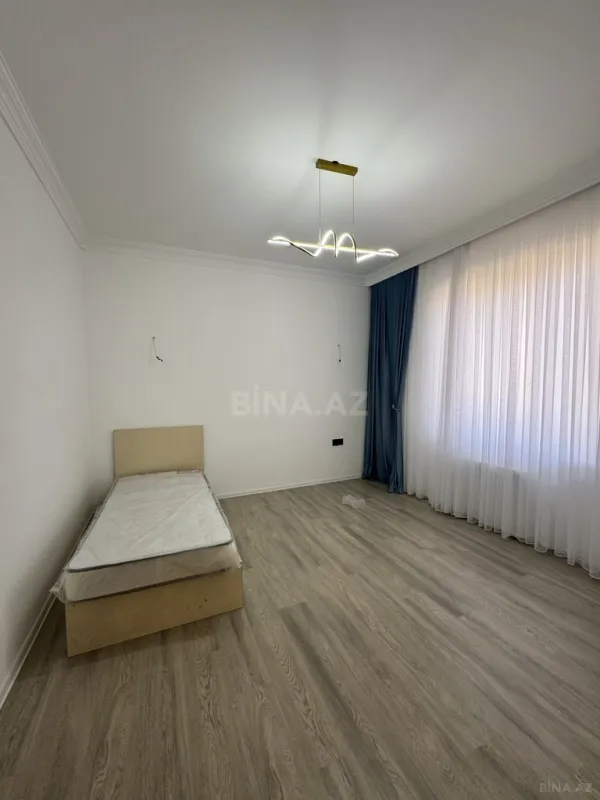 Satılır 6 otaqlı həyət evi 300 m²
