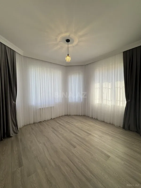 Satılır 6 otaqlı həyət evi 300 m²