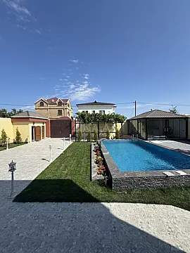 Satılır 6 otaqlı həyət evi 300 m²