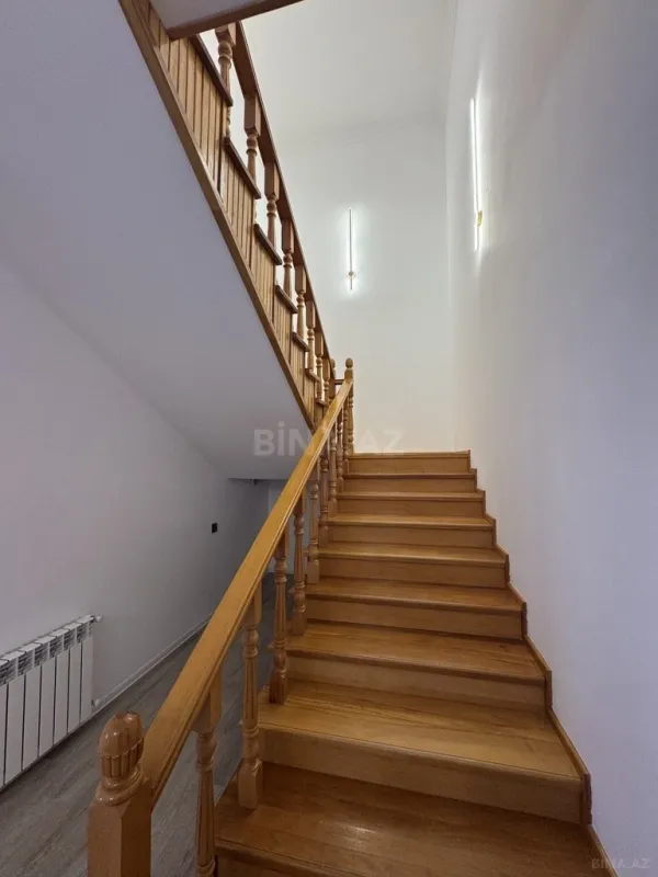 Satılır 6 otaqlı həyət evi 300 m²