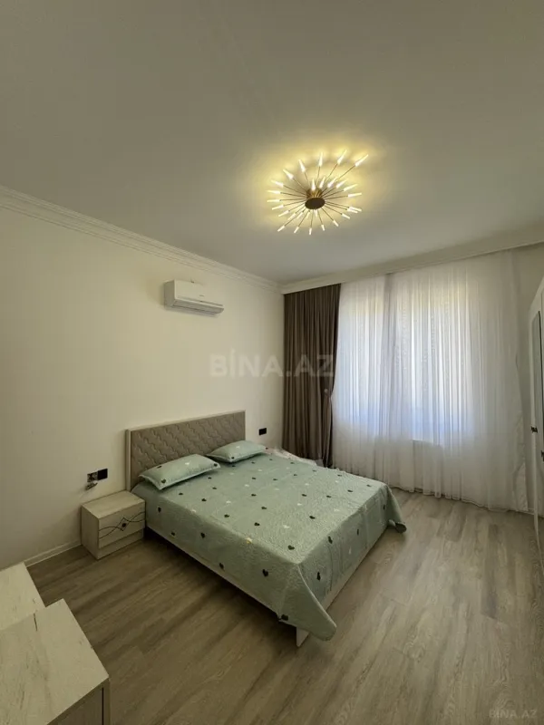 Satılır 6 otaqlı həyət evi 300 m²