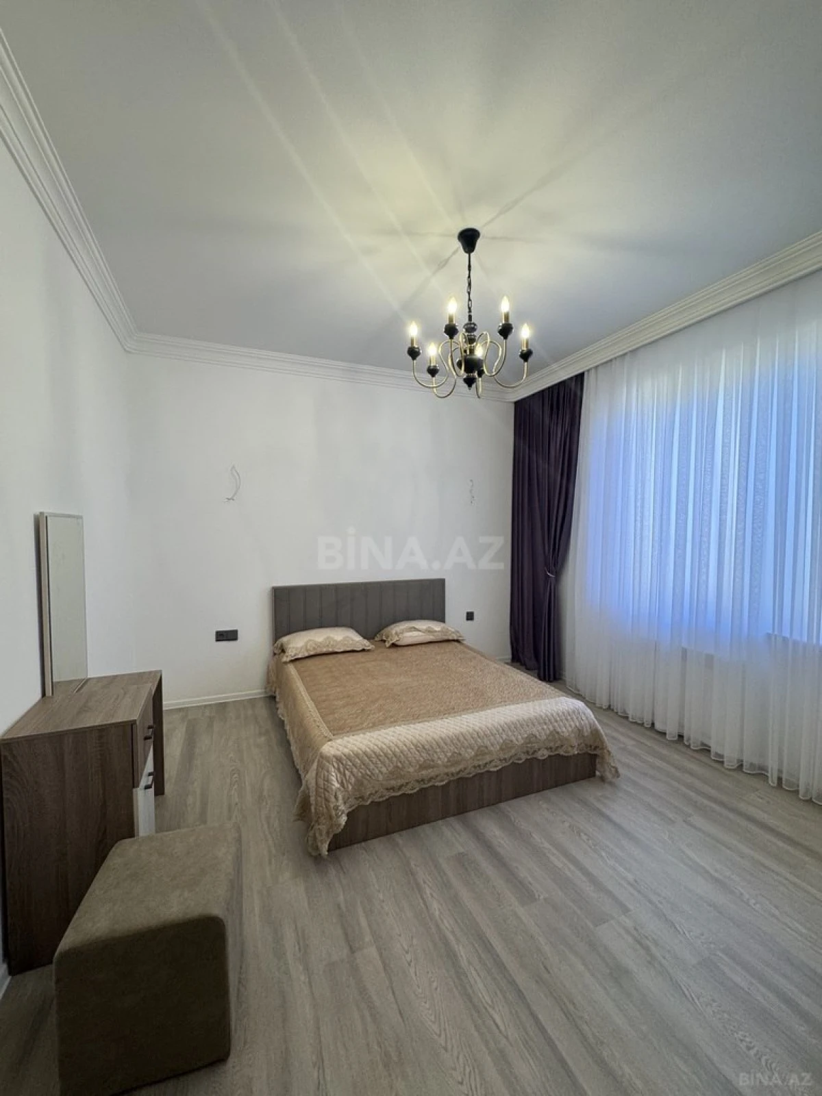 Satılır 6 otaqlı həyət evi 300 m²