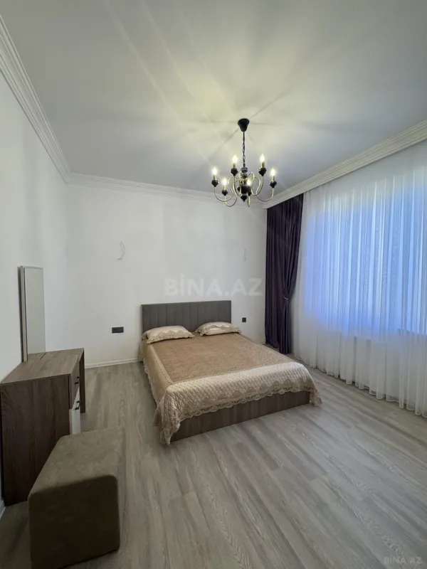 Satılır 6 otaqlı həyət evi 300 m²