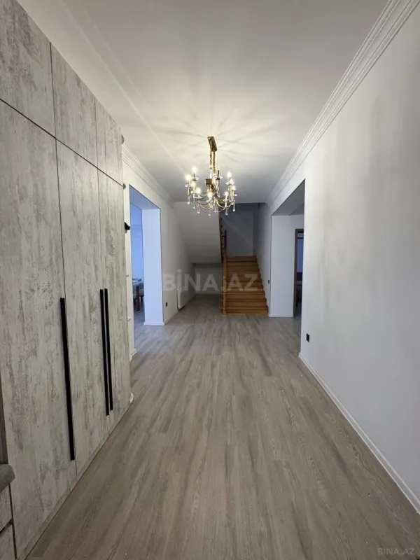 Satılır 6 otaqlı həyət evi 300 m²