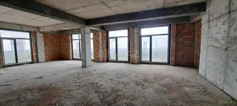 Satılır 4 otaqlı mənzil 170 m²