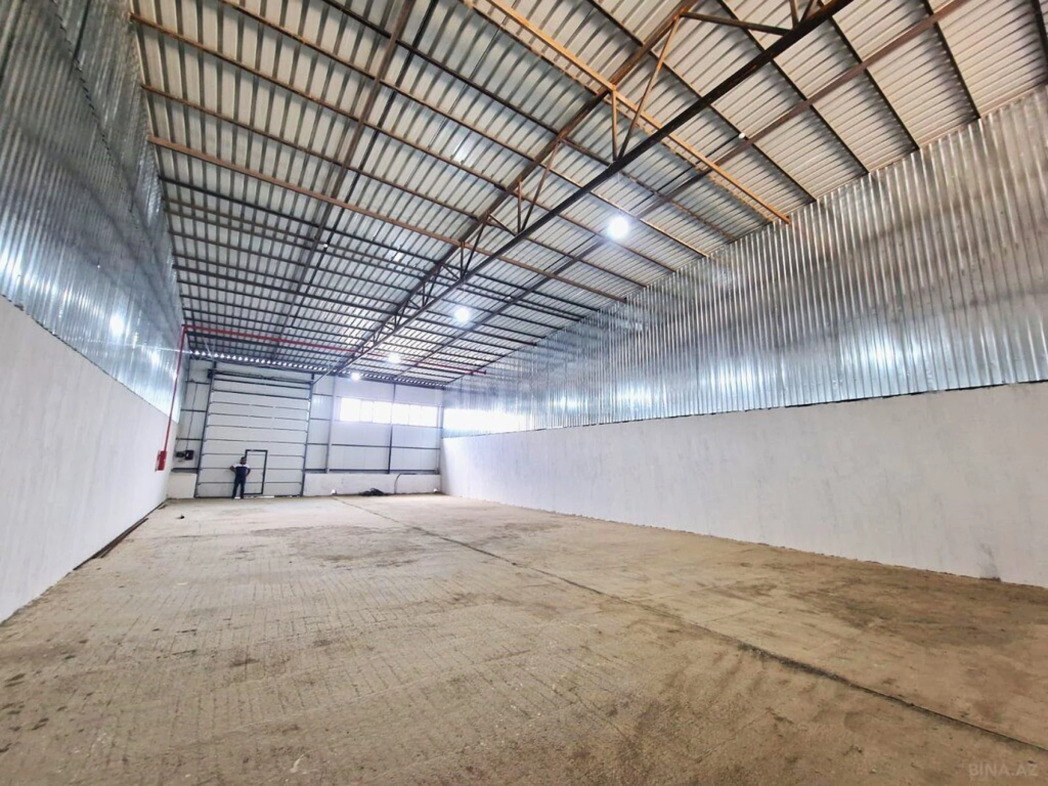 Kirayə verilir obyekt 290 m²