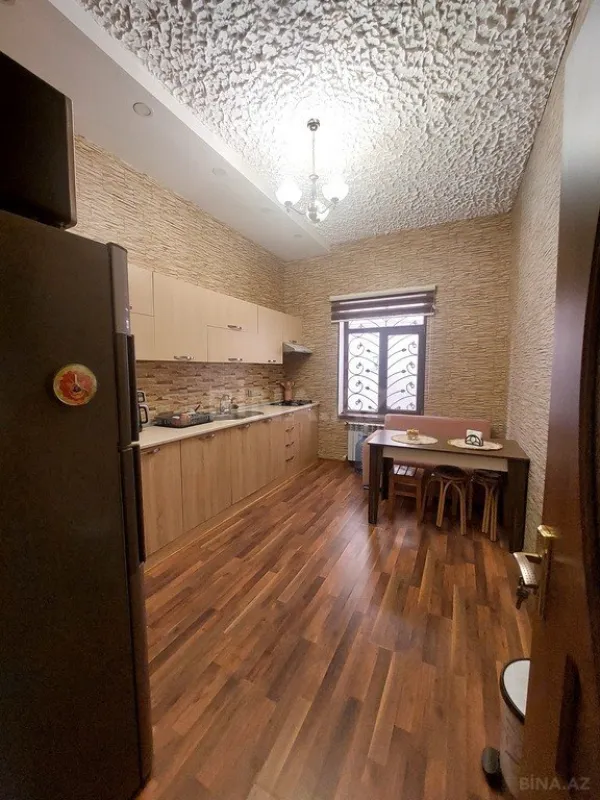 Satılır 3 otaqlı həyət evi 150 m²