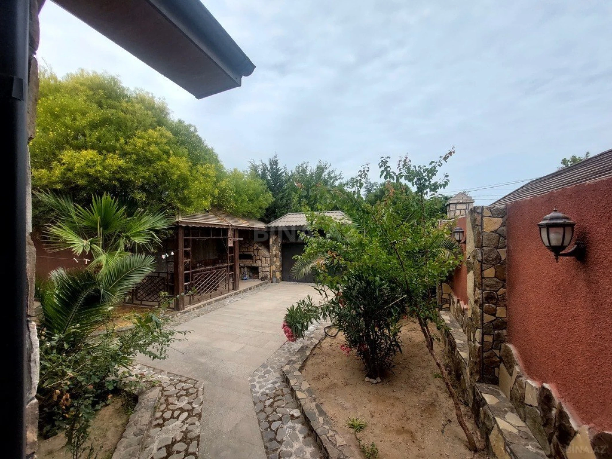 Satılır 3 otaqlı həyət evi 150 m²