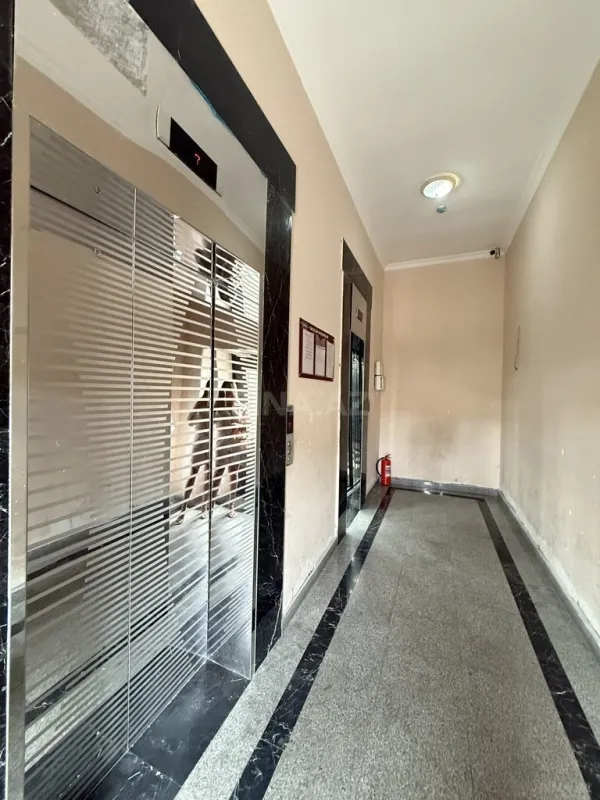 Satılır 3 otaqlı mənzil 158 m²