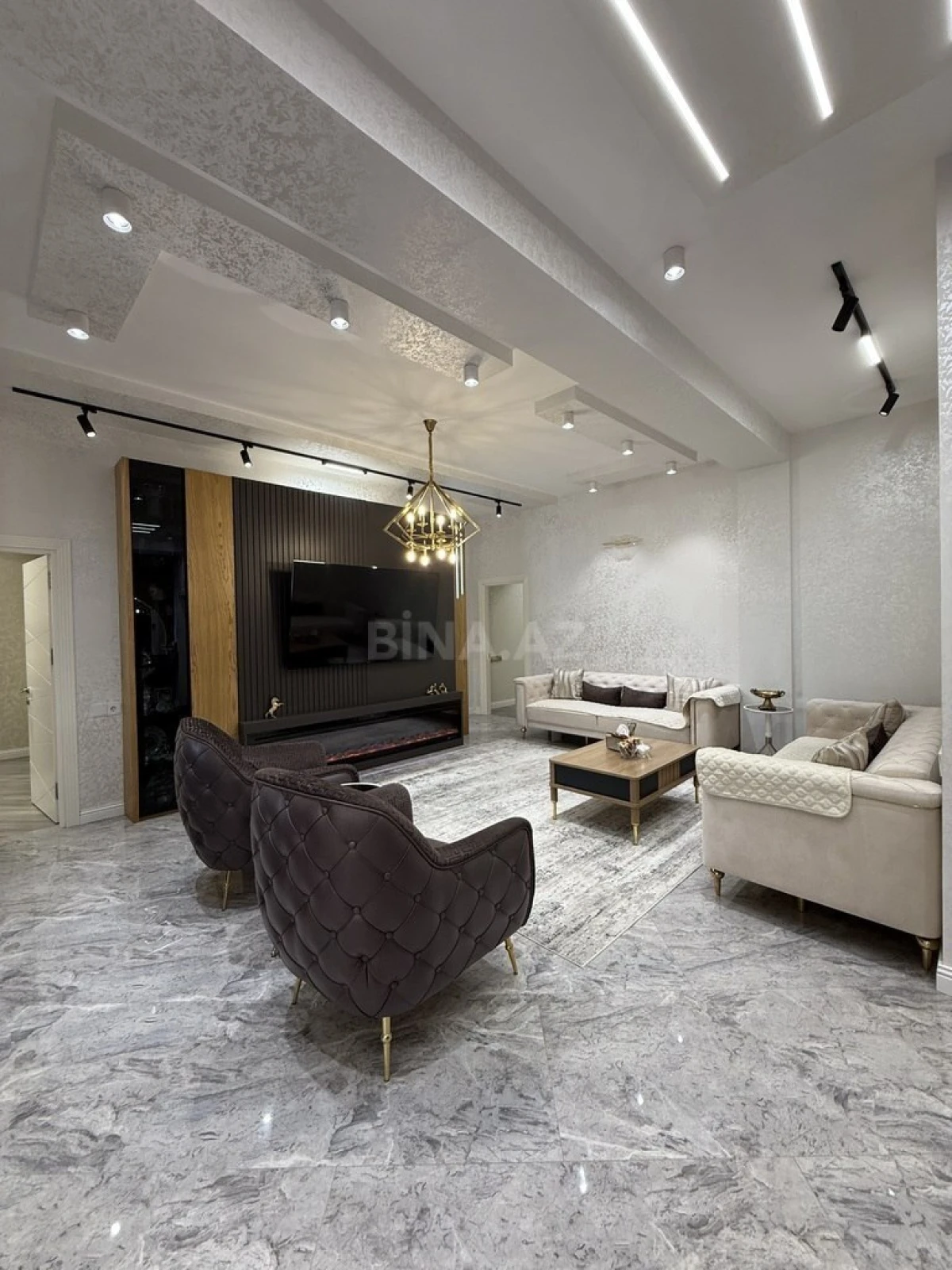 Satılır 3 otaqlı mənzil 158 m²