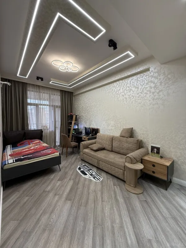 Satılır 3 otaqlı mənzil 158 m²