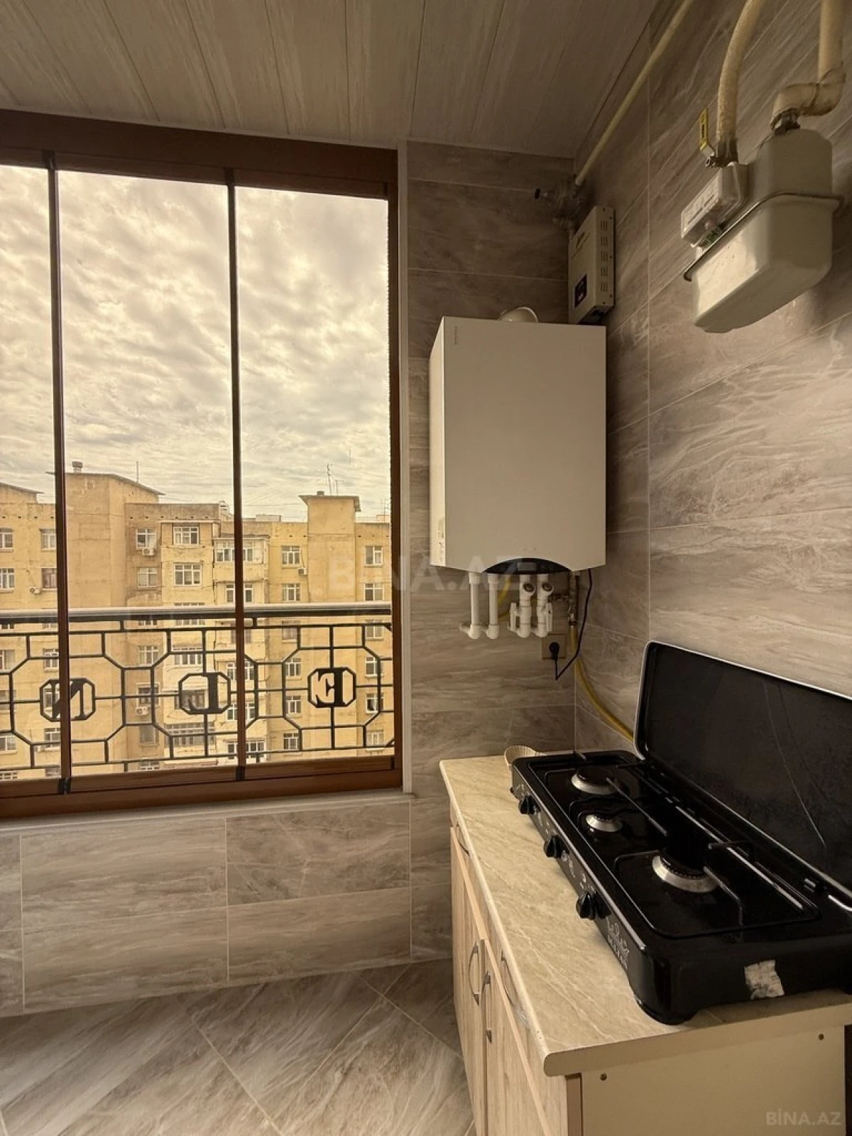 Satılır 3 otaqlı mənzil 158 m²