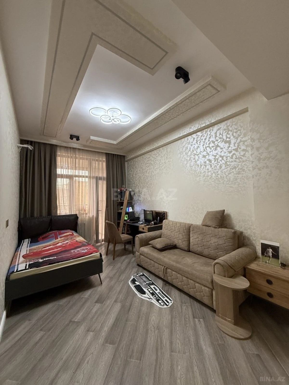Satılır 3 otaqlı mənzil 158 m²