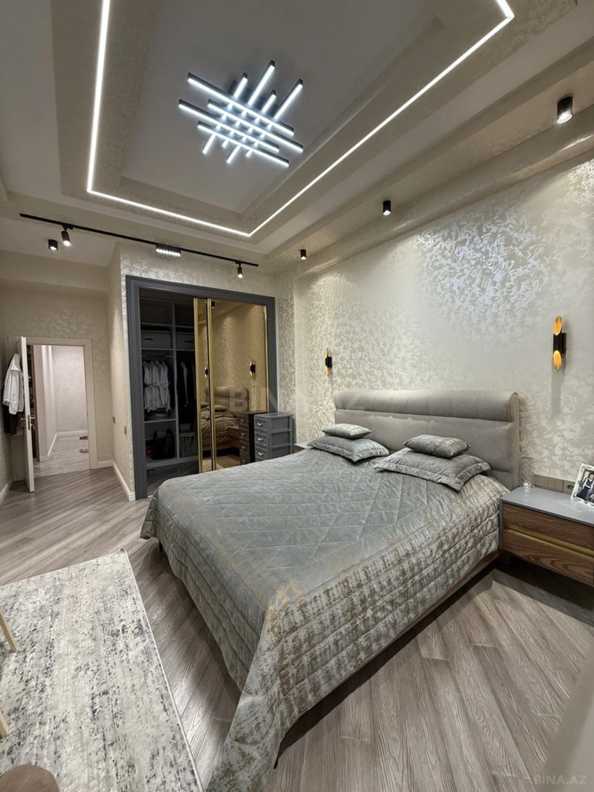 Satılır 3 otaqlı mənzil 158 m²