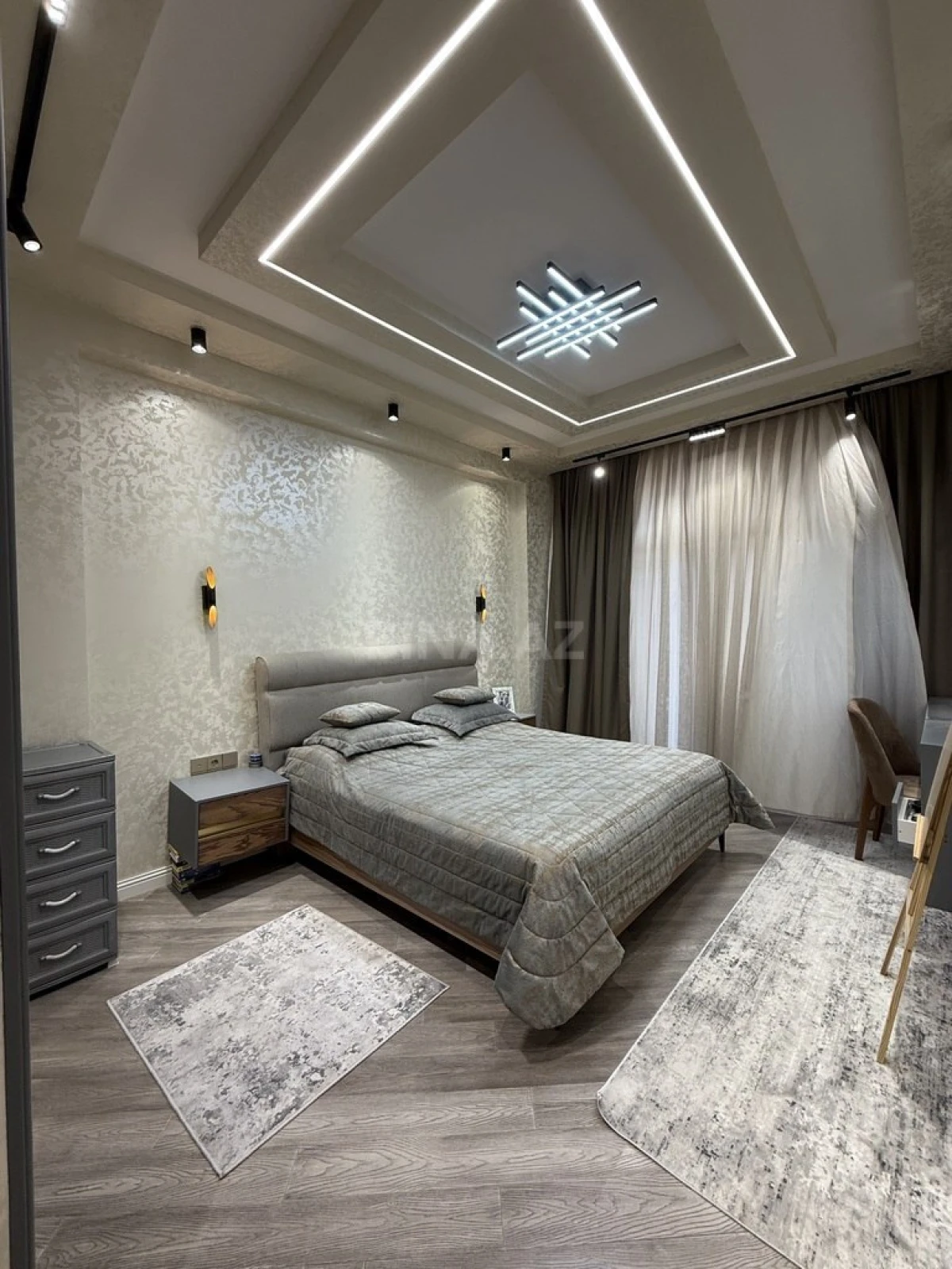 Satılır 3 otaqlı mənzil 158 m²